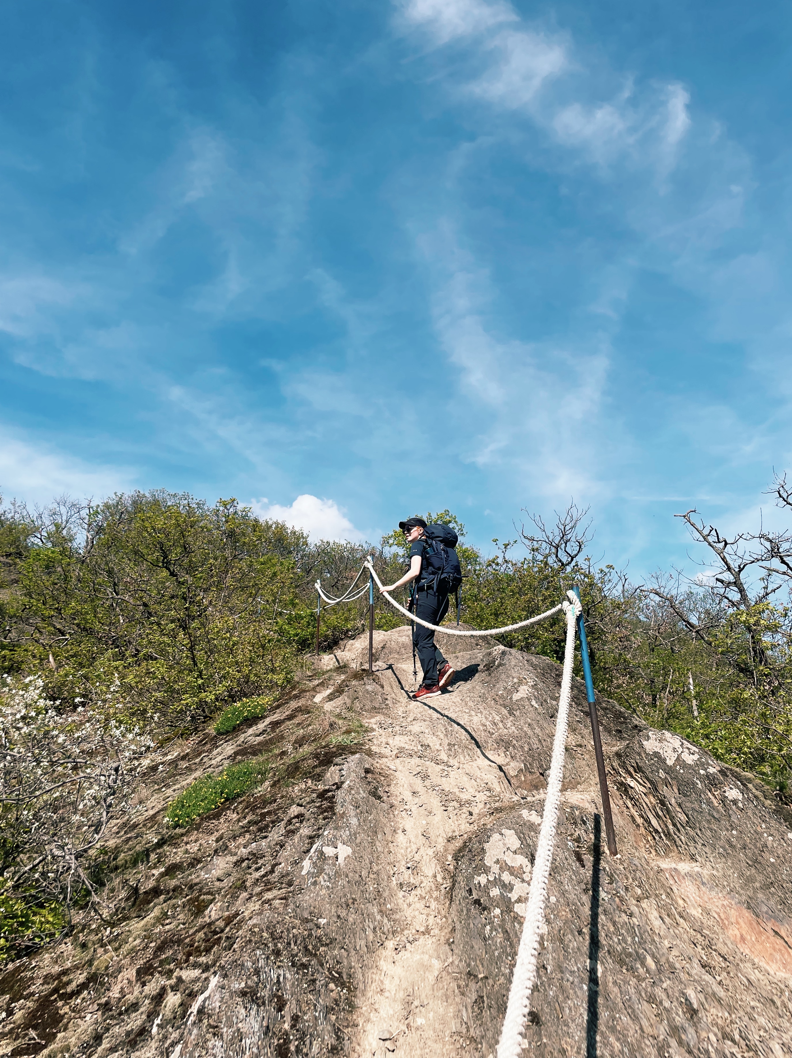 climbing-stretch-on-the-rheinsteig-hiking-trail-in-germany